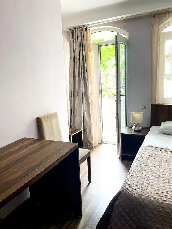 Hotel Dcorner Тбилиси Грузия